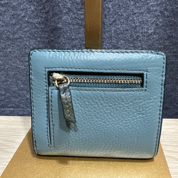 FOSSIL Authentic Palm Sized Bi-Fold Wallet Leather Credit Card Clutch - Picture 2 of 7